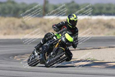 media/Oct-13-2025-Moto Forza (Mon) [[a66d839500]]/3-B Group/Session 3 (Turn 16)/